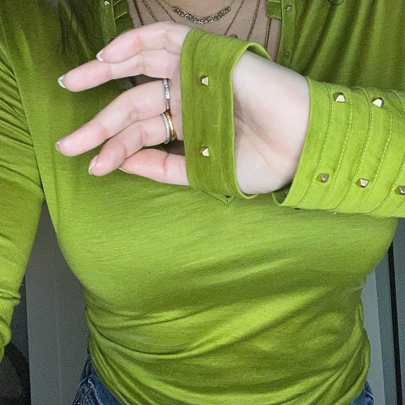 Gucci green vintage long sleeve cotton with gold studs and cuffs, size M - Picture 5 of 10